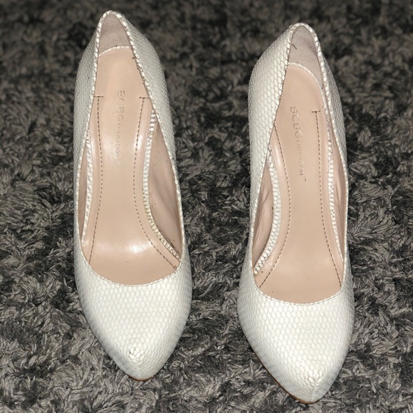 BCBG Pumps - Picture 2 of 7